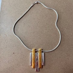VINTAGE AVON Pendant Necklace 17 in Silver Tone / Gold Tone