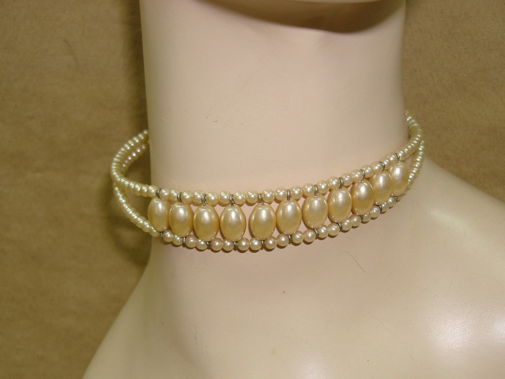 VINTAGE 1970-80’S ERA CREAMY FAUX PEARL CHOKER NECKLACE! 11 1/2″