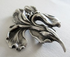 VINTAGE 3D STERLING IRIS FLOWER BROOCH, 2 INCHES, 10 GRAMS