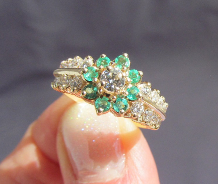 ANTIQUE BRISTOL 14K YELLOW GOLD TIERED EMERALD DIAMOND CLUSTER HALO RING