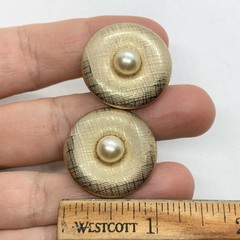 VTG MCM TEXTURED GOLD PUFFY DISC PEARL HUGGIE EARRINGS CLIP-ON