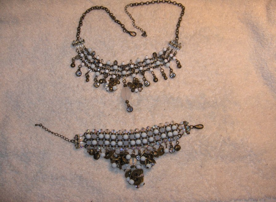Boutique Costume 2 Pc Rhinestone Beads Necklace Earring