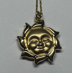 Vintage PBD 14K Yellow Gold Sun Pendant With 19″ Chain Necklace. 2.0g