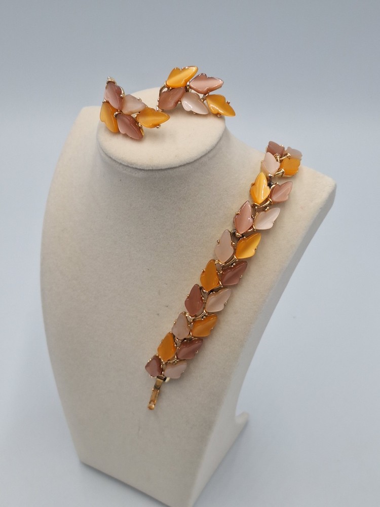 BSK Vintage Resin Bracelet/Earrings Set Fall Leaves Retro Chic Eclectic EUC