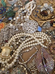 Massive Vintage Jewelry Lot 100’s of Signed Pcs / OVER 500 PCS + Misc 1G bag…
