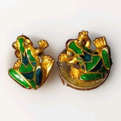 Vintage 1980’s Trifart Emeral Frog Toad Green Blue Enamel Gold Plate Earrings