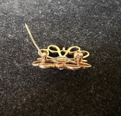 Vintage 10 K Yellow Gold Avon Service Award Pin With Natural Sapphire Stone