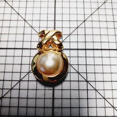 Pendant Reversible Double Sided VTG Gold Tone Faux Pearl Black Cabochon 90s