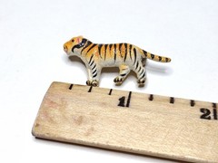 Small Vtg Sugared Enamel on Metal Tiger Brooch Kitschy Cat Pin RARE HTF