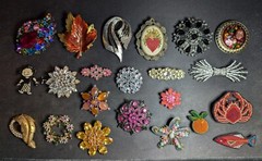 Brooches. Vintage to Modern Styles. Excellent to Good Conditions. See Photos.
