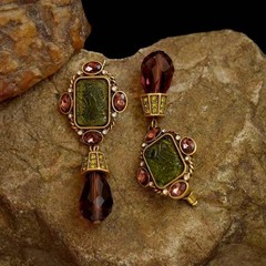 Vintage Green Carved Glass Drop Earrings Gold Tone Statement