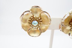 Vintage Clip On Earrings Gold Tone Rhinestone Flower V4