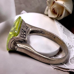 Vintage 925 Sterling Silver Faceted Green Rectangle CZ Ring, size 7.75
