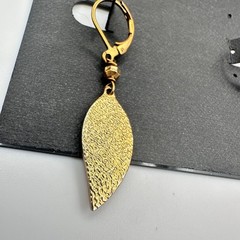 Vintage 90s Cookie Lee Gold Tone Feather Dangle Earrings Boho Style Jewelry