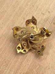 Lot of 7 Vintage Costume Jewelry Brooches and Clips, Frog, Leaves, Ornament
