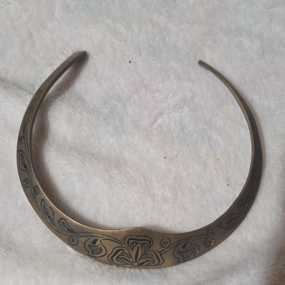 Vintage Engraved Floral Brass Open choker, Gold Tone Unisex Adults