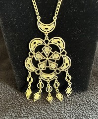 Vintage Celebrity NY Necklace Chandelier Filigree Tassel Necklace 20″ Gold Tone