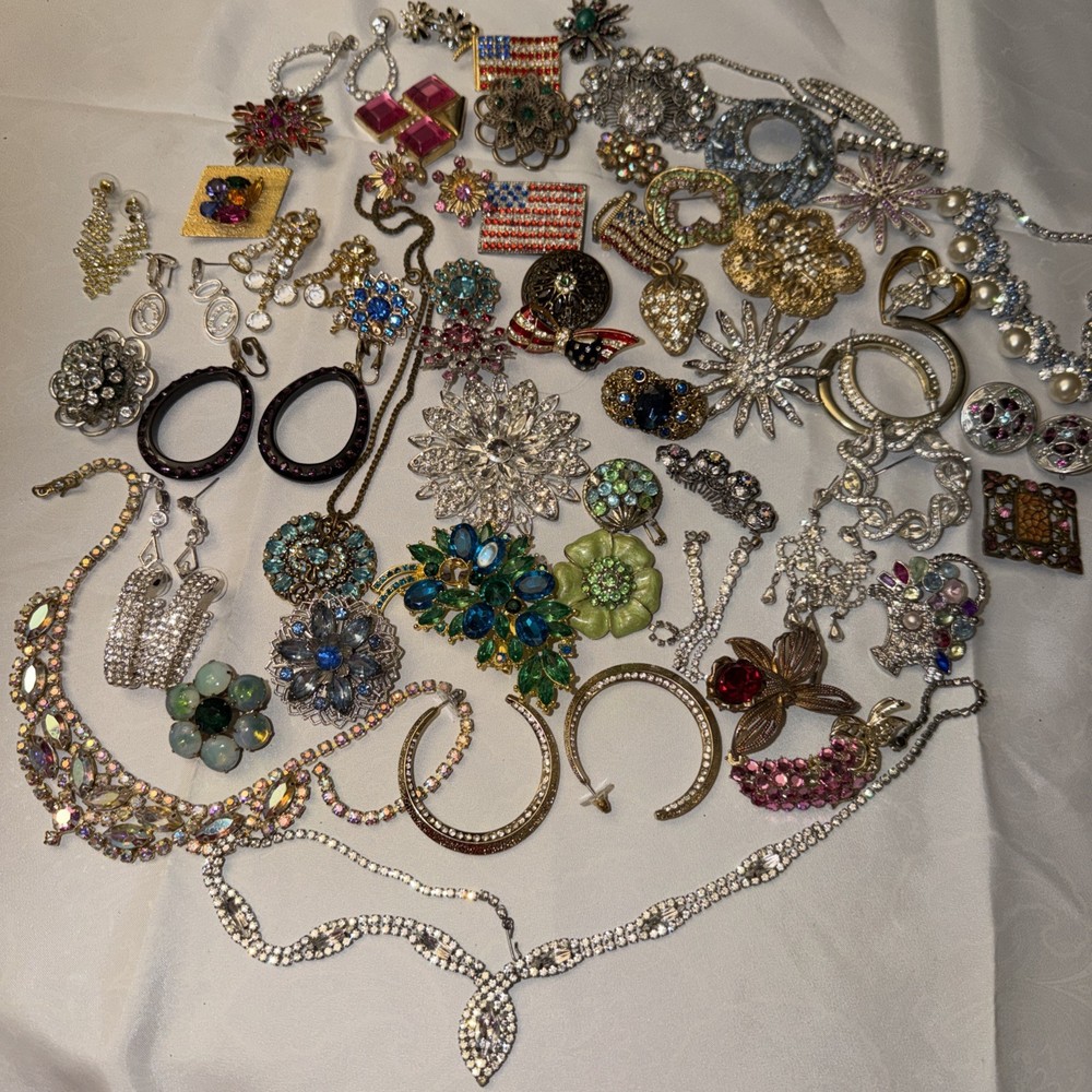VINTAGE AND MODERN RHINESTONE CRAFT JEWELRY LOT NECKLACE BROOCH EARRINGS