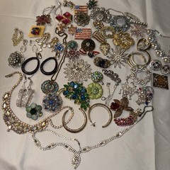 VINTAGE AND MODERN RHINESTONE CRAFT JEWELRY LOT NECKLACE BROOCH EARRINGS