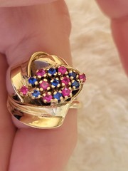 Vintage 1970s 14kt Gold Swirl Ribbon Ring W/ Ceylon Pink &Blue Sapphires Size 6