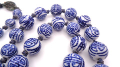 Vintage Chinese Export Hand Knotted Blue & White Graduating Bead Necklace
