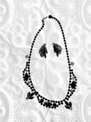 Vintage 1950’s Clear And Onyx Rhinestone Necklace And Matching Clip On Earrings