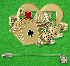 VTG AJC Brooch Pin Queen of Hearts Royal Flush Chips Dice Goldtone Enamel &Bonus