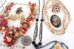 Vintage Jewelry Lot 21 Pc Necklaces Brooches Earrings Trifari Deco MOP Glass