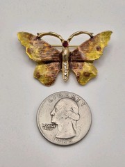 VINTAGE BROWN & YELLOW STAINED METAL CRYSTAL RHINESTONES BUTTERFLY BROOCH.