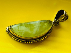 Vintage GREEN PREHNITE PENDANT Braided 925 Silver Glorious Shape 1 3/8″ x 5/8″