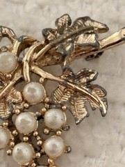 Emmons Grapes Cluster Leaves Pin Brooch Faux Pearls Gold Tone Vintage Signed