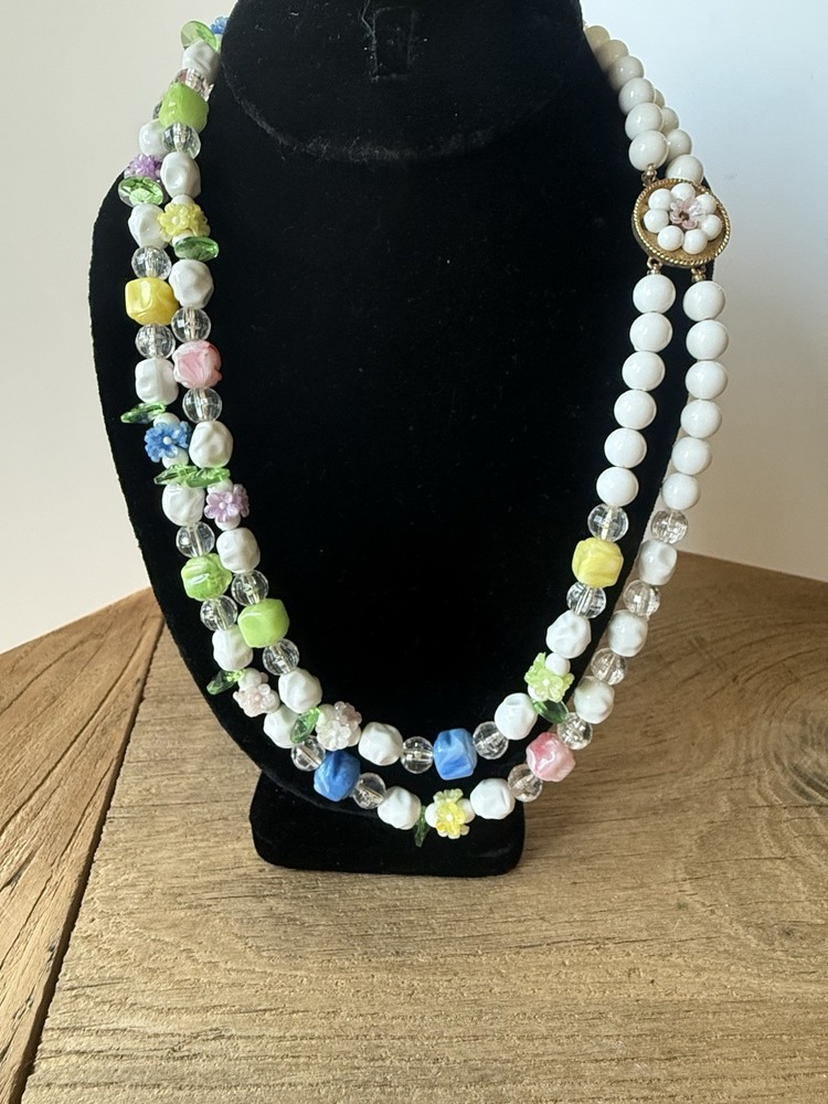 VTG Acrylic Pastels Flower Embellished Clasp Kawaii Core Summer Beaded Necklace