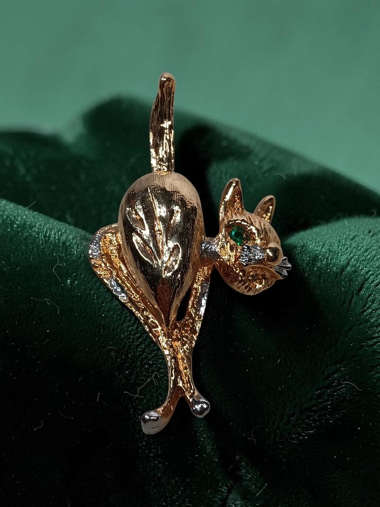 VTG Brooch Pin Arched Cat Gold Silver Tone Green Rhinestone Eye Costume Jewelry