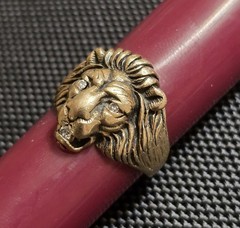 *Beautiful* Men’s Lion Head Ring 10k Solid Gold with 3 Diamonds (size 10. )
