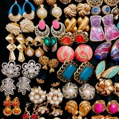 Vintage to Mod Estate Costume Women Jewelry Boho Style Dangle Drop Earrings