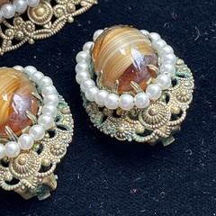 Vintage W Germany Glass Caramel Swirl Cabochon Pearl Brooch Clip On Earrings Set