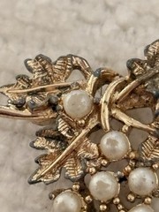 Emmons Grapes Cluster Leaves Pin Brooch Faux Pearls Gold Tone Vintage Signed