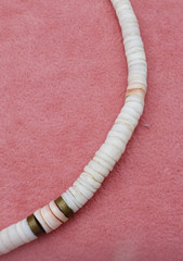 Vintage White & Pink Graduated Heishi Puka Shell Beaded Necklace 15.5 in
