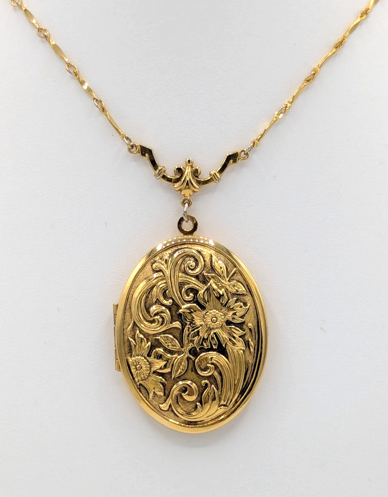 Vintage Gold Tone Oval Locket Necklace Large Repousse Florals Bar Link Chain 24″