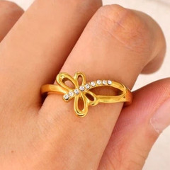 Round Cut 0.09TCW White Moissanite Dragonfly Pattern Ring In 10K Yellow Gold FN