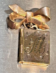 Vintage 1940s Sweetheart Bow Book Locket Brooch Pin Gold Tone Monogram M Photo