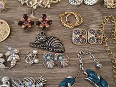 Vintage Estate Lot Designer Signed Jewelry BSK Lisner Kramer Weiss Coro + 69pc