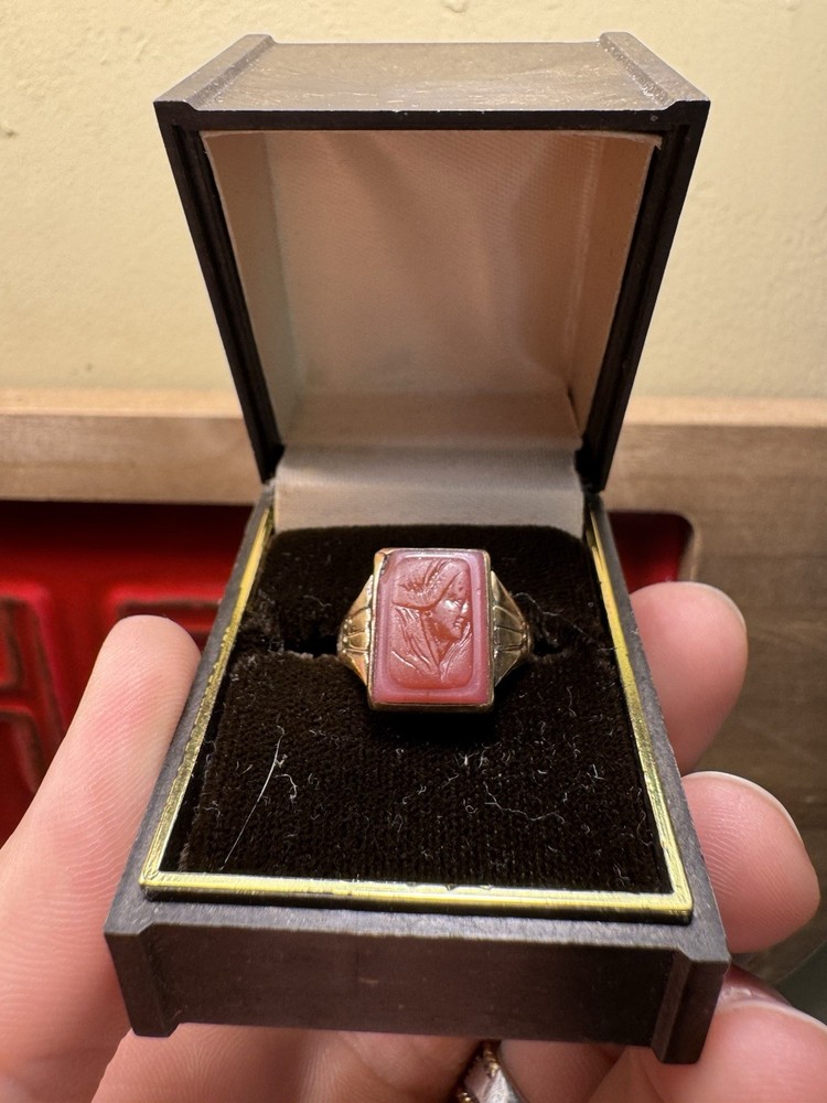 Vtg Antique Carnelian Woman’s Face Intaglio Signet Gold Tone Ring Sz 7