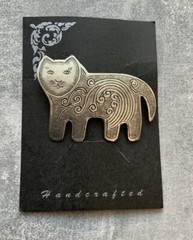 CAT BROOCH PIN RETRO COLLECTIBLE HANDCRAFTED BY VILLAGERS IN CHIANGMAI THAILAND