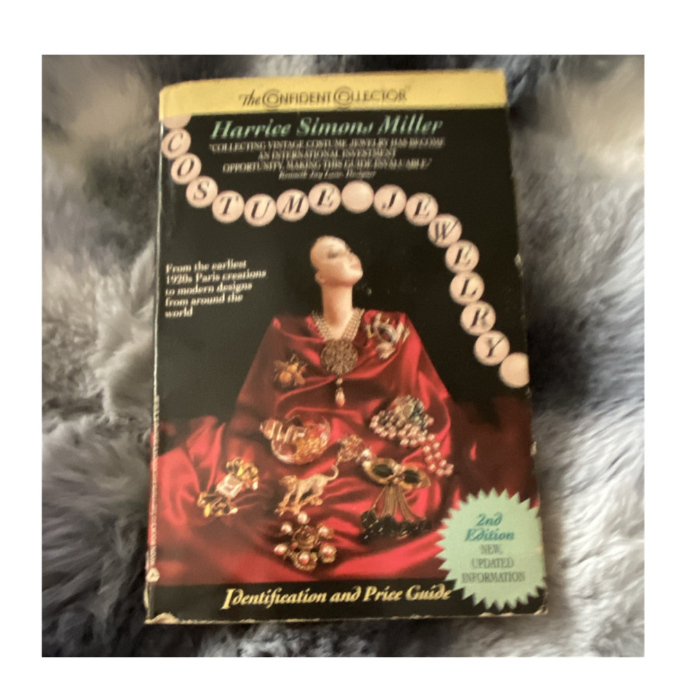 Vintage 1994 Avon Books Costume Jewelry Identification and Price Guide