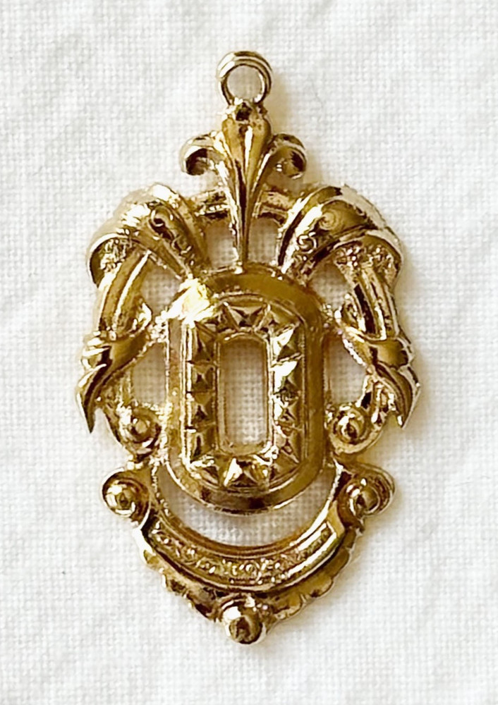 Jewelry Stamping – French raw brass gothic style pendant w/14K plate – 10 pcs.