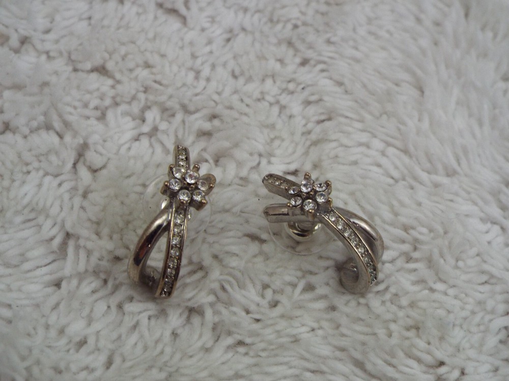 Silvertone Rhinestone Pierced Earrings (C6)