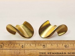 Signed TAT Vintage Earrings Matte Gold Clip-on 1990’s Fashion Statement