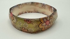 Chunky Floral Resin Bangle Bracelet Wide Acrylic Lucite? Statement Jewelry 60’s