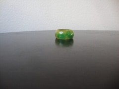 VINTAGE 1970s HONG KONG MULTICOLOR JADE AGATE 10 MM BAND SZ 8.75